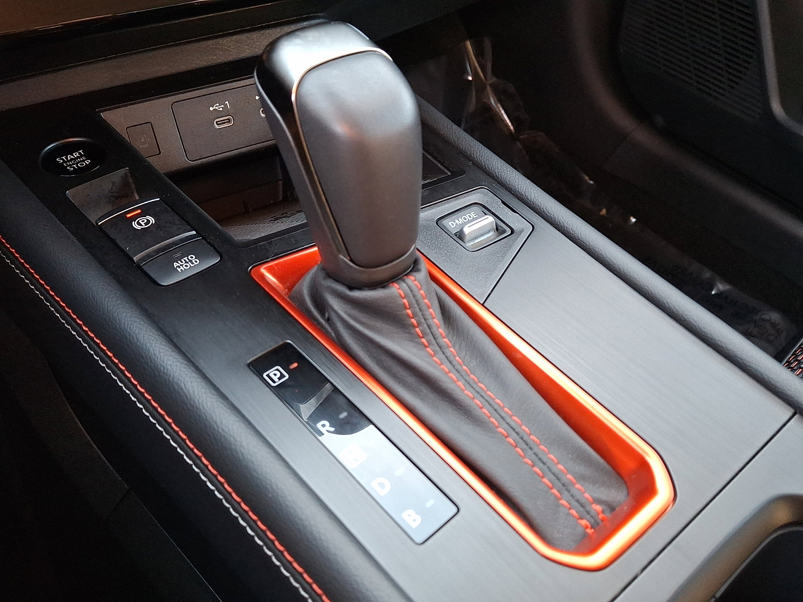 Certified 2025 Nissan Kicks SR image 16