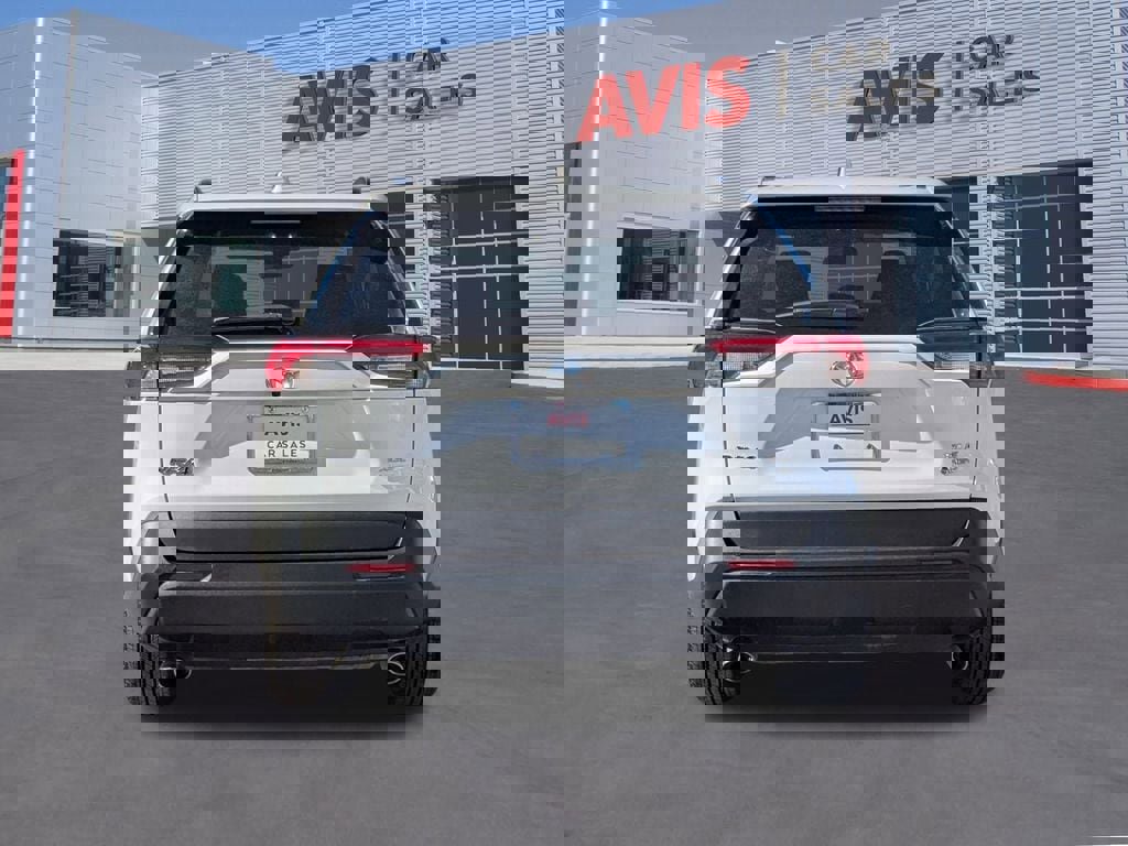 Used 2025 Toyota RAV4 XLE image 5