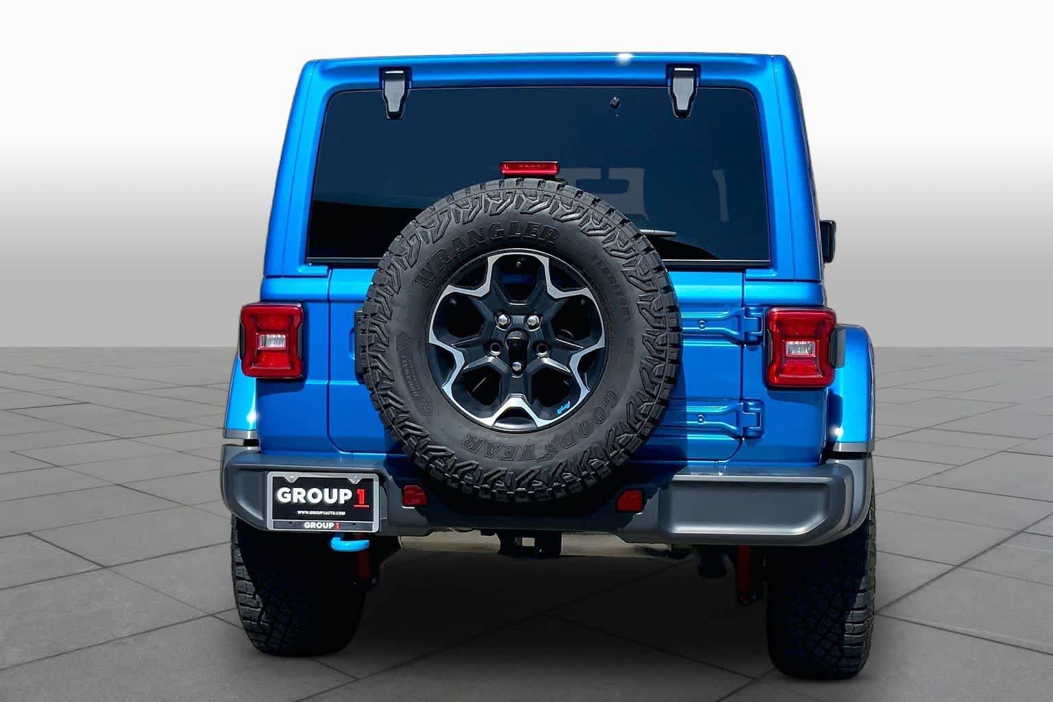 Used 2022 Jeep Wrangler Unlimited Rubicon 4xe AWD/4WD image 5
