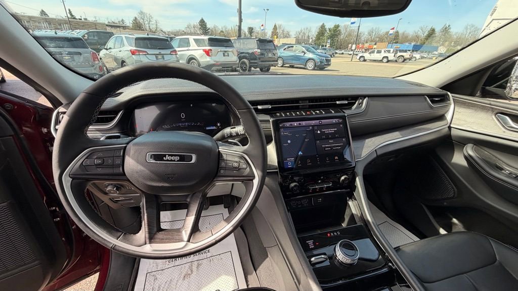 Used 2023 Jeep Grand Cherokee Limited image 9