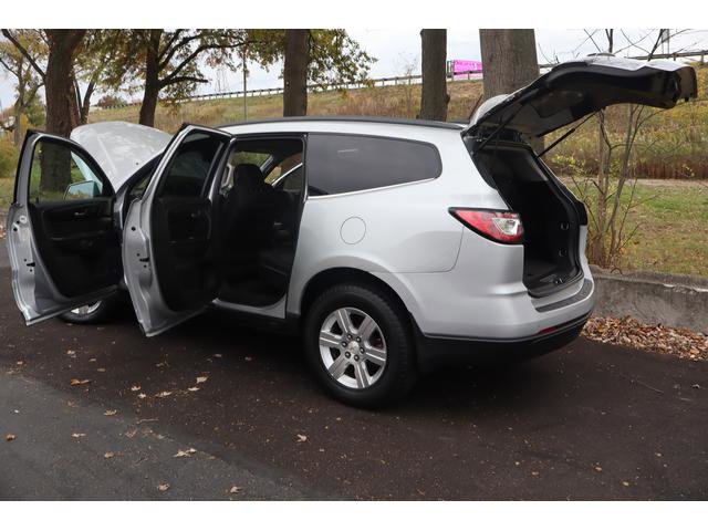 Used 2016 Chevrolet Traverse LT image 16
