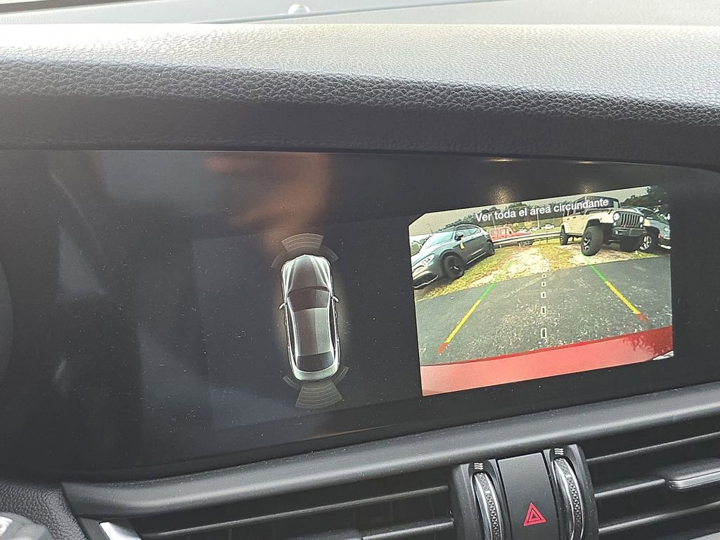 Used 2024 Alfa Romeo Giulia Sprint image 25