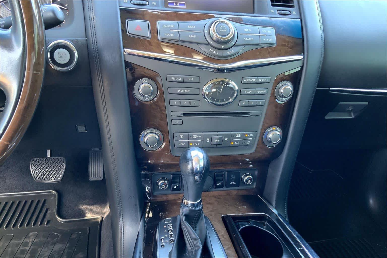 Used 2013 INFINITI QX56 4WD w/ Deluxe Touring Pkg image 32