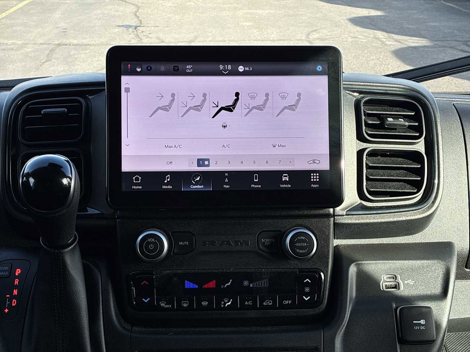 Used 2024 RAM ProMaster 3500 w/ Premium Convenience Group image 16