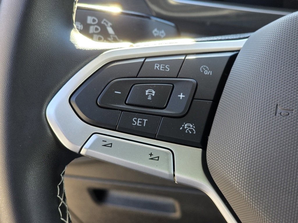 Used 2024 Volkswagen Tiguan SE image 19