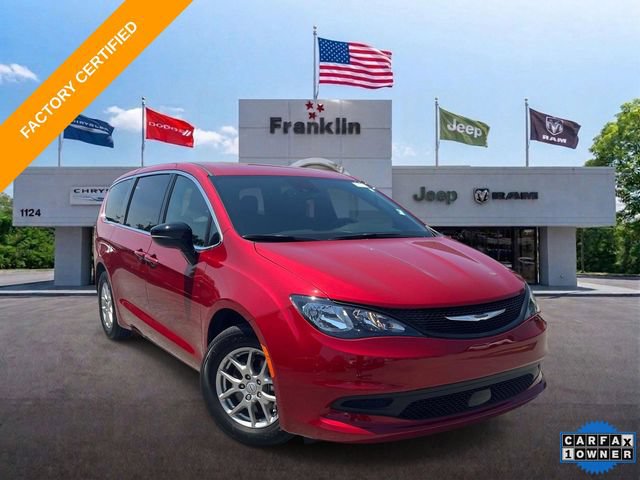 Used 2025 Chrysler Voyager LX FWD image 1