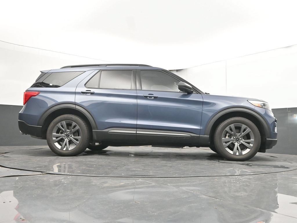 Used 2021 Ford Explorer XLT w/ Equipment Group 202A AWD/4WD image 35