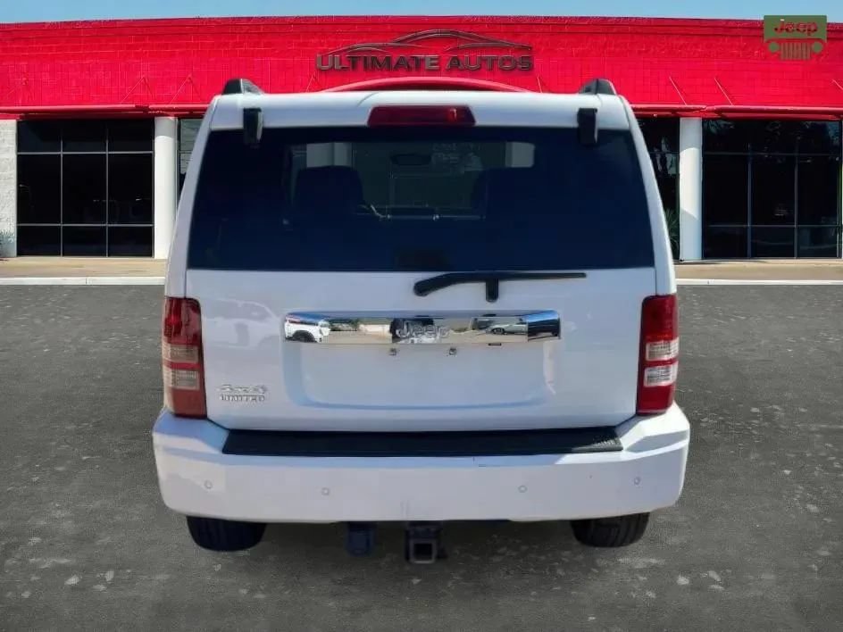 Used 2010 Jeep Liberty Limited w/ Tire & Wheel Group AWD/4WD image 8