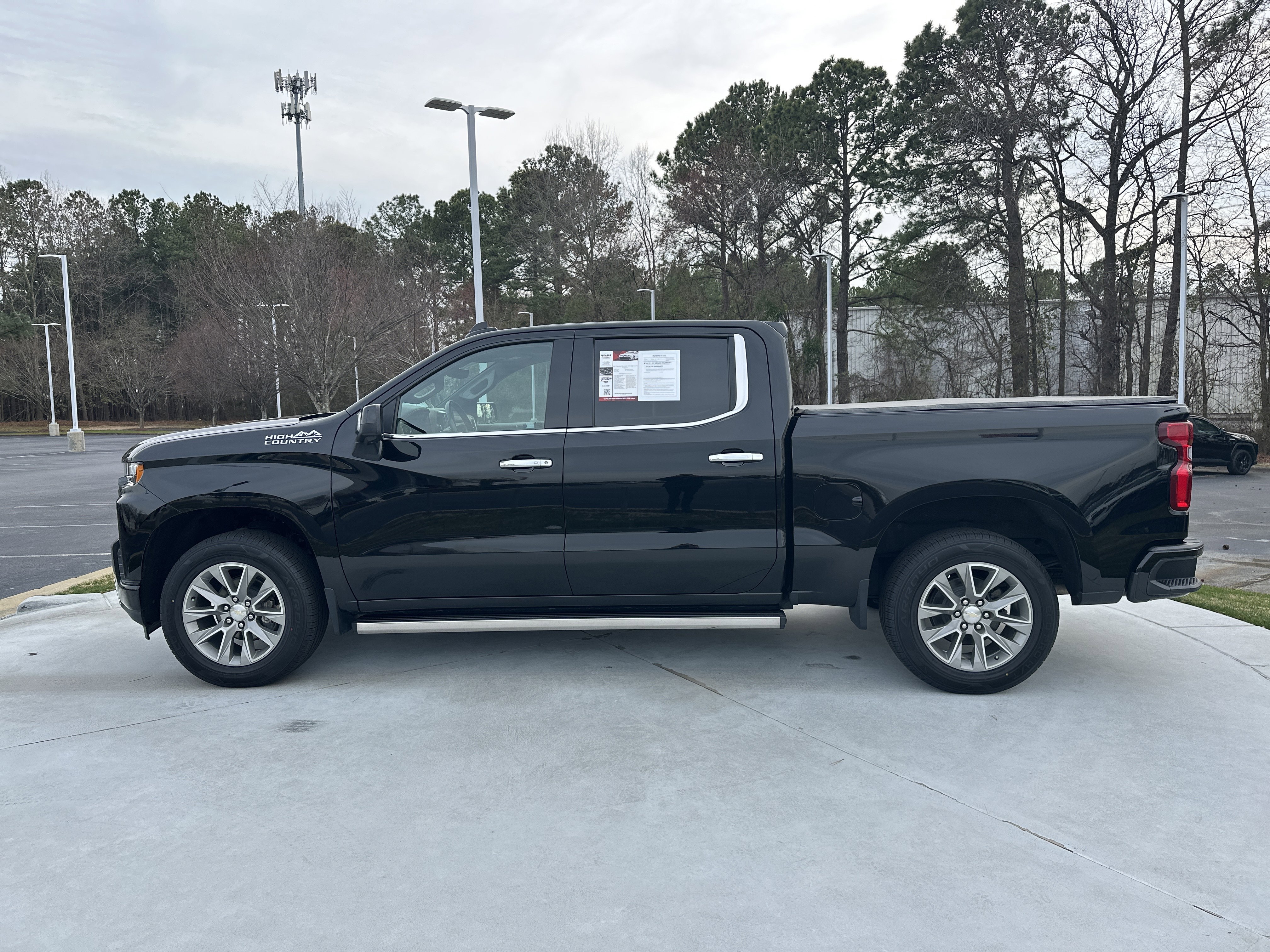 Used 2021 Chevrolet Silverado 1500 High Country w/ Technology Package image 7