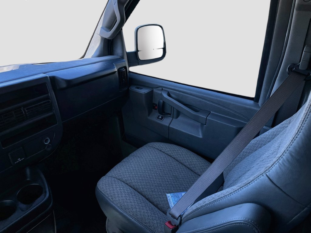 Used 2025 GMC Savana 3500 Extended w/ Driver Convenience Package RWD image 21