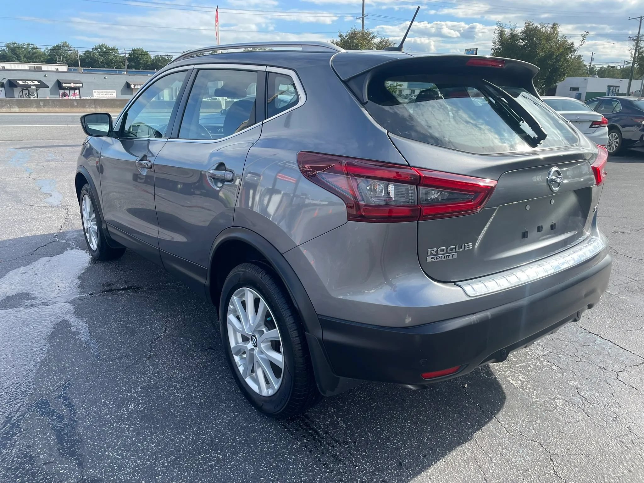 Used 2021 Nissan Rogue Sport SV FWD image 7