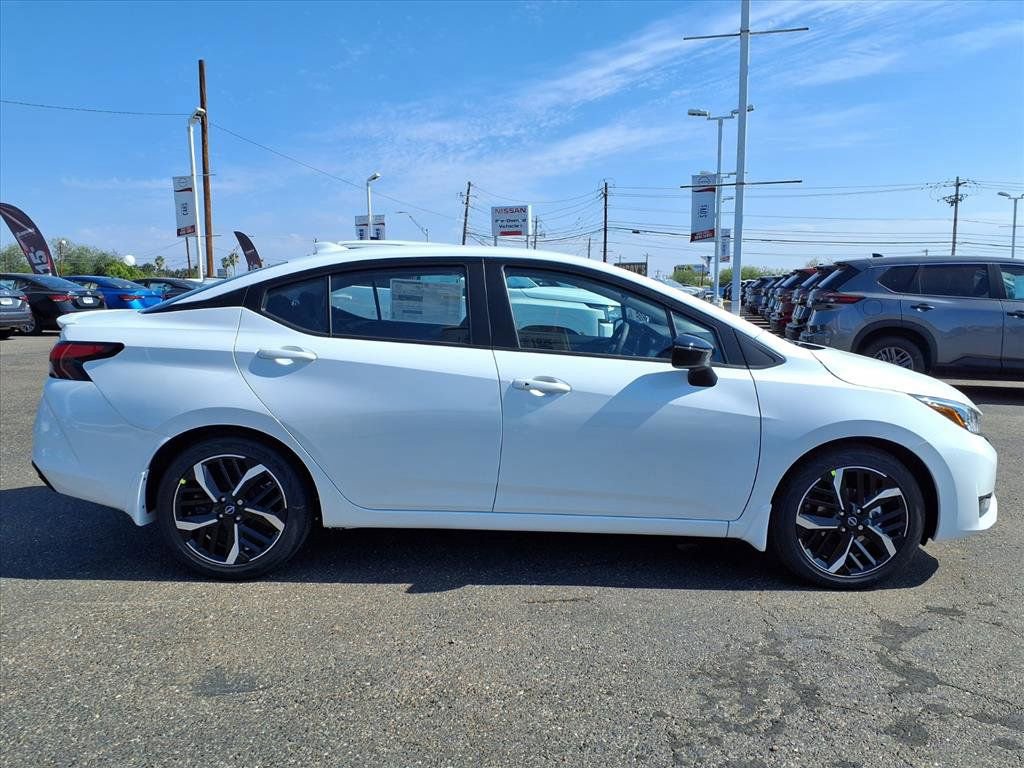 New 2025 Nissan Versa SR w/ Trunk Package image 8