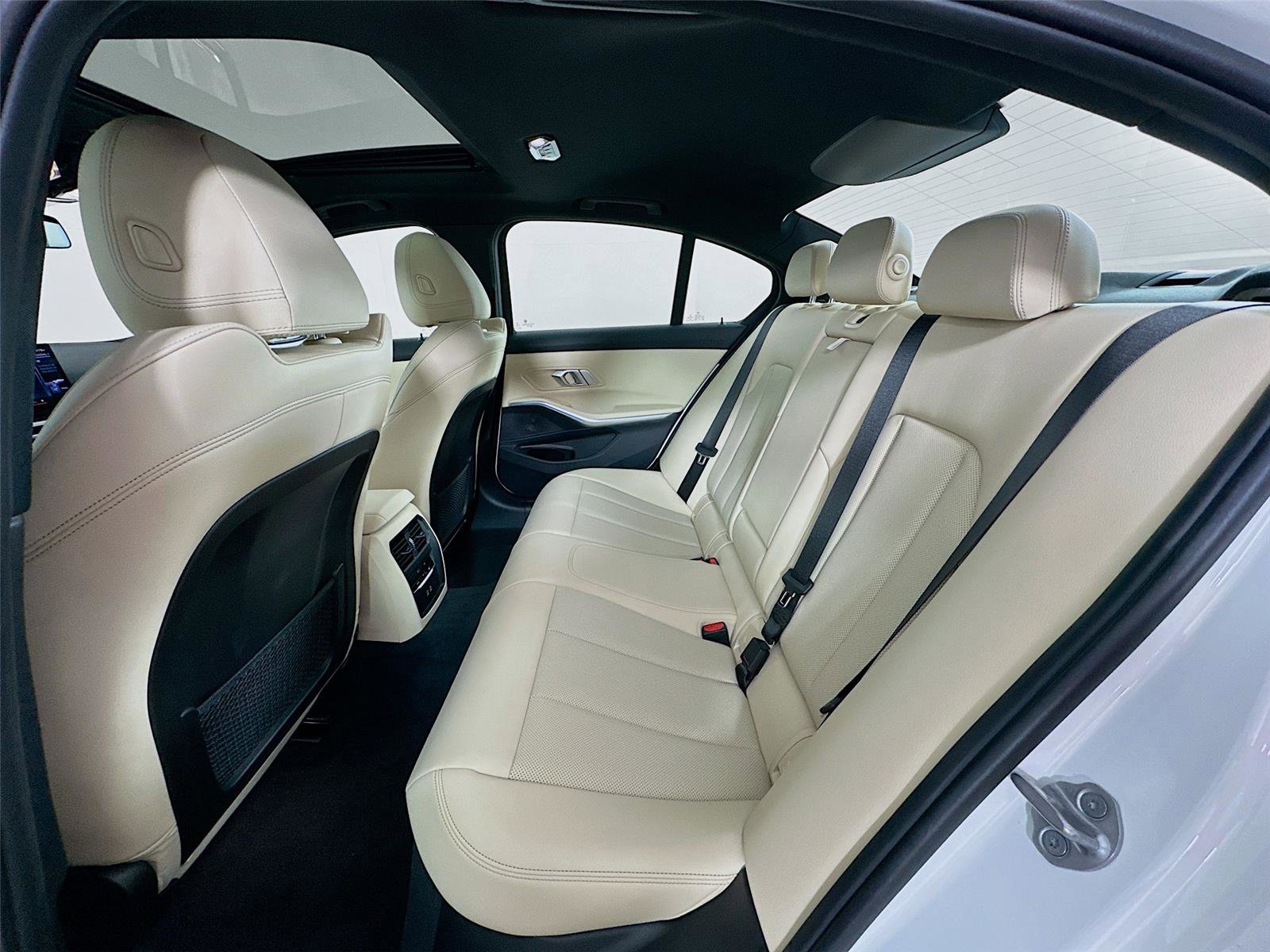 Certified 2023 BMW 330e xDrive w/ Driving Assistance Package image 25