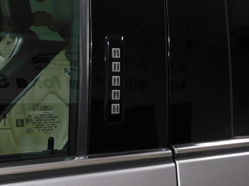 Used 2021 Ford F450 Limited w/ FX4 Off-Road Package AWD/4WD image 23