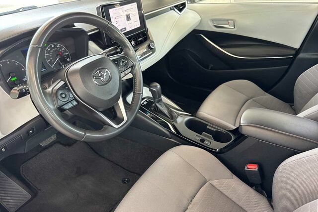 Used 2023 Toyota Corolla SE w/ Carpet Mat Package (TMS) FWD image 10
