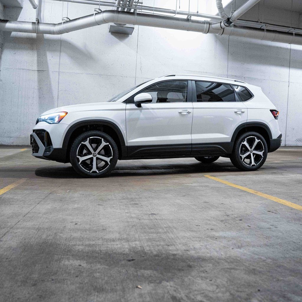 New 2026 Volkswagen Taos SEL AWD/4WD image 3