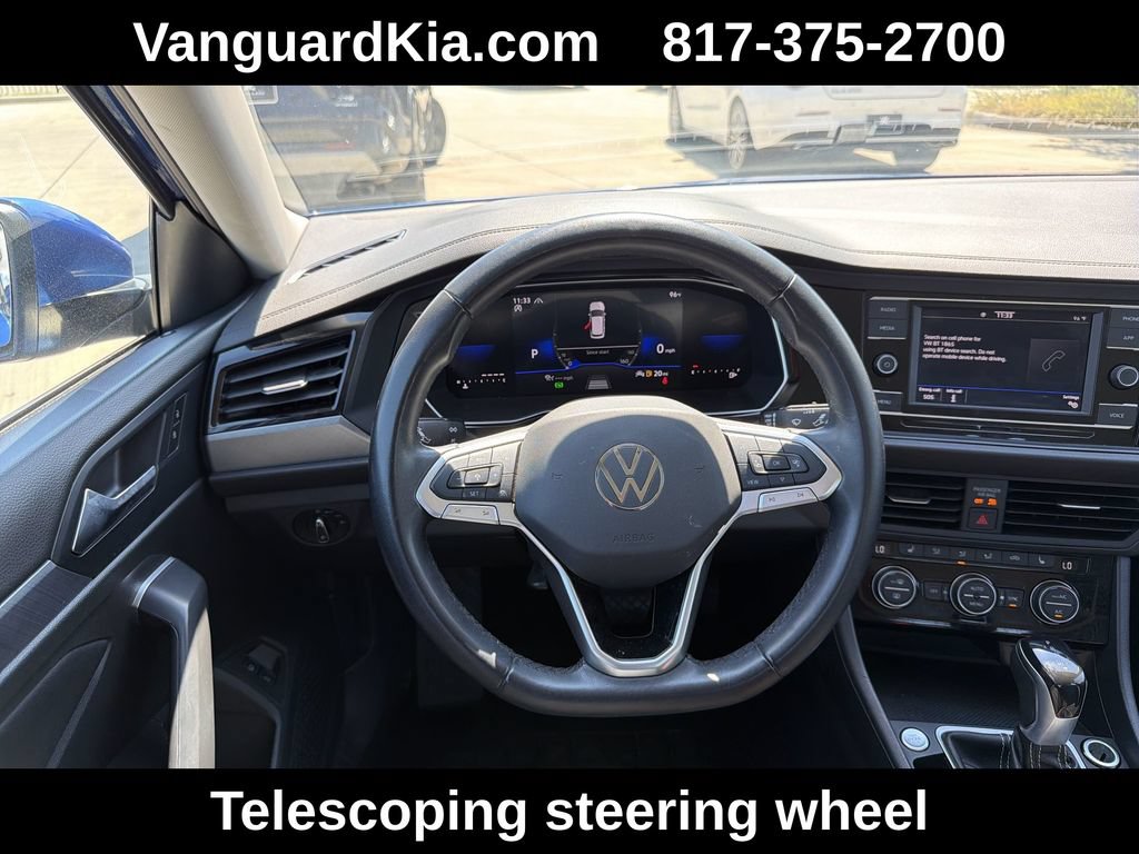 Used 2024 Volkswagen Jetta SE FWD image 13