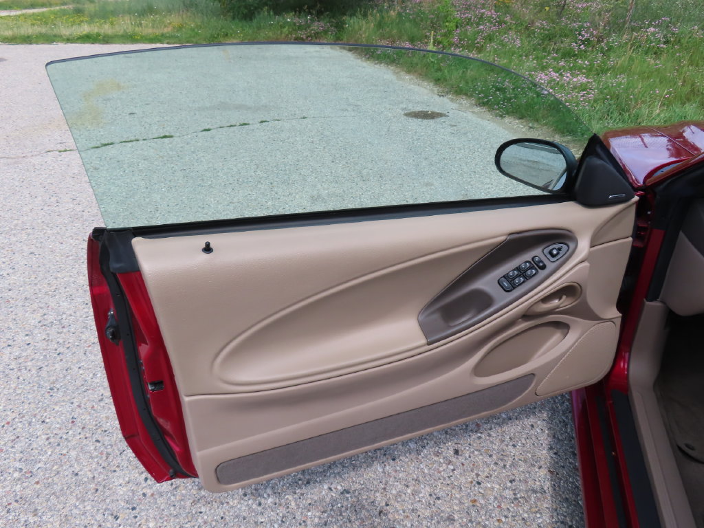 Used 2004 Ford Mustang GT RWD image 36