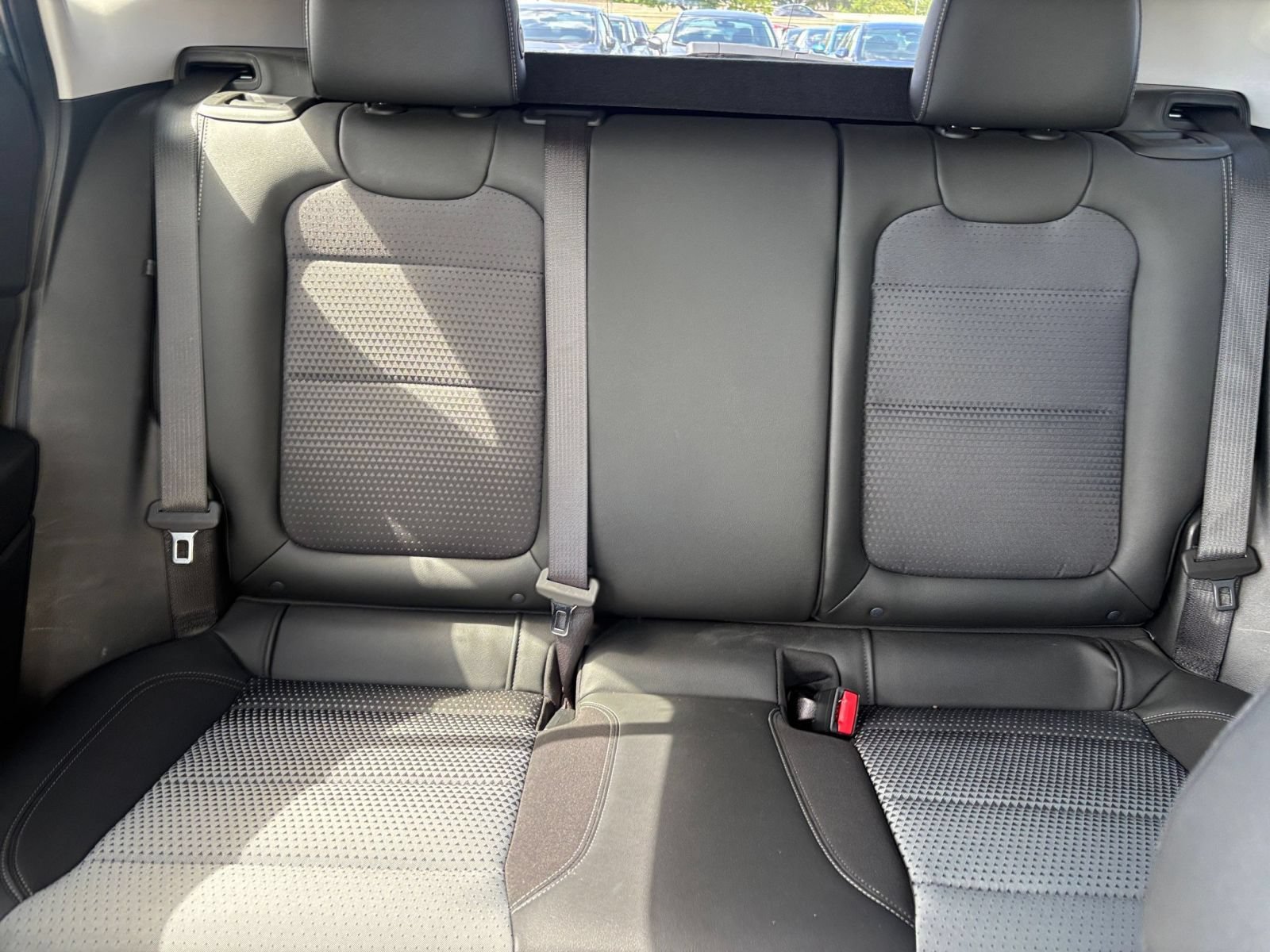 Used 2025 Chevrolet Trax LT FWD image 37