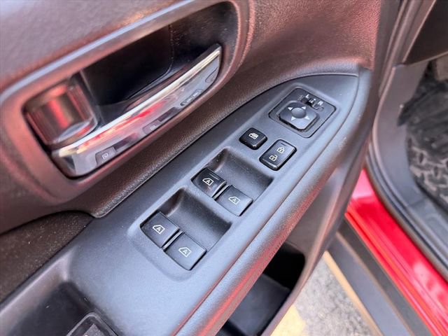 Used 2020 Mitsubishi Outlander AWD image 22