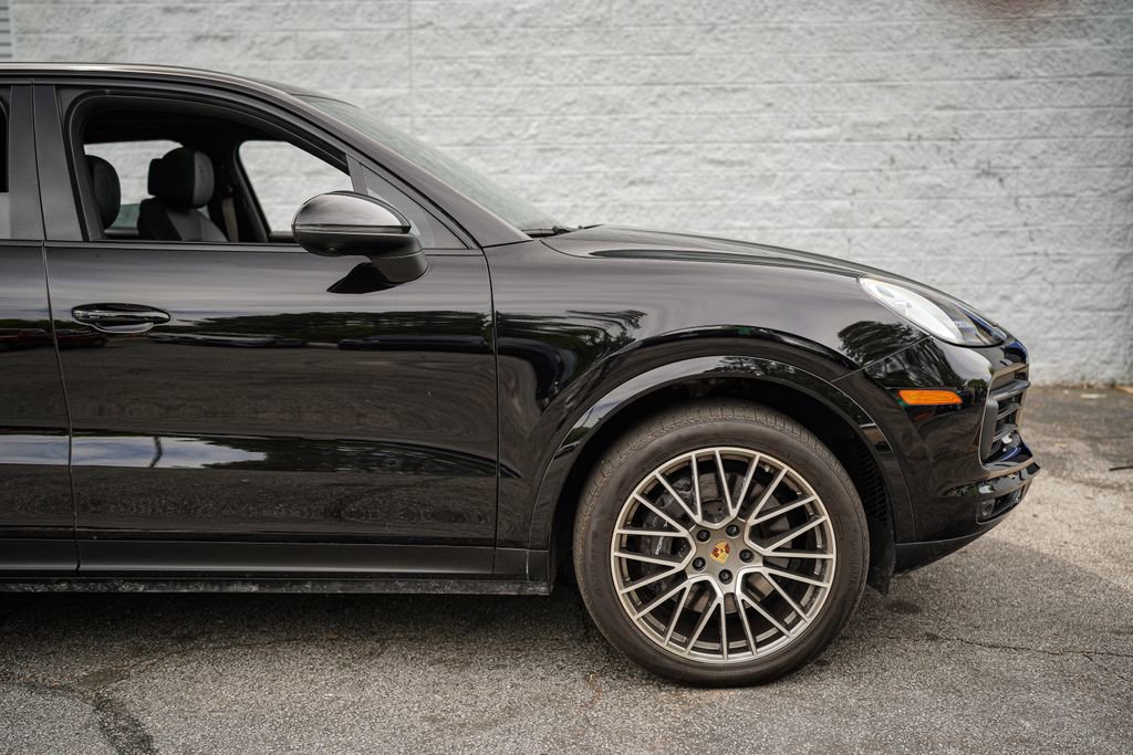 Used 2022 Porsche Cayenne Platinum Edition image 17