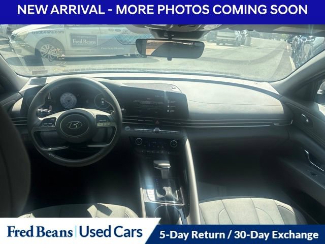 Used 2023 Hyundai Elantra SEL w/ Convenience Package FWD image 11