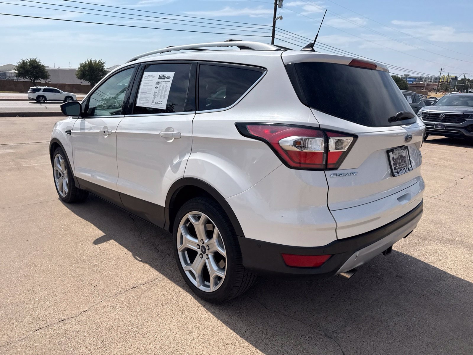 Used 2018 Ford Escape Titanium w/ Ford Safe & Smart Package FWD image 5