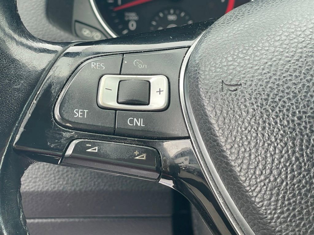 Used 2017 Volkswagen Passat 1.8T R-Line image 23