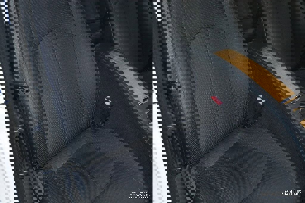 Used 2009 Mercedes-Benz E 550 Sedan image 15