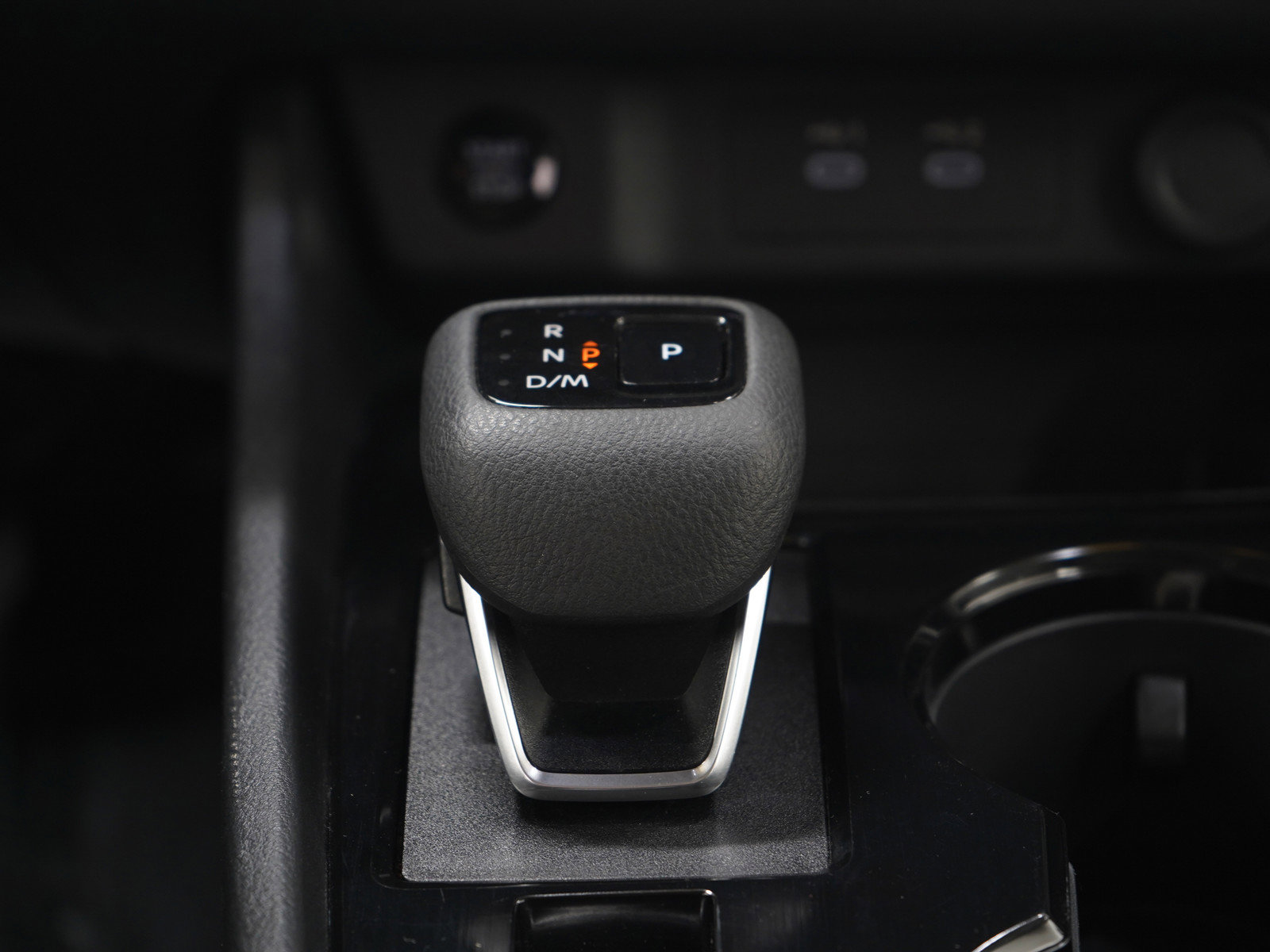 Used 2025 Nissan Rogue SV image 20