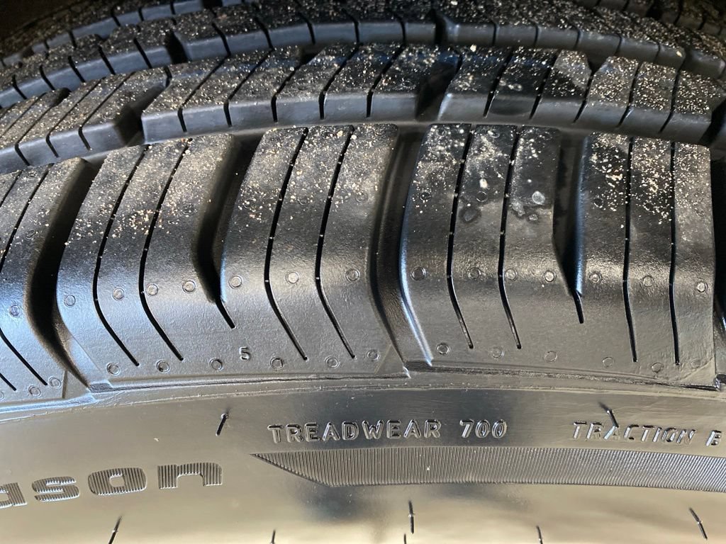 Used 2024 Cadillac XT6 Luxury w/ LPO, Floor Liner Package AWD/4WD image 13