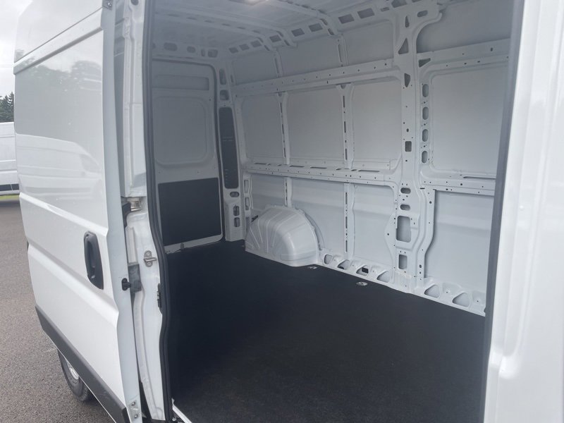New 2025 RAM ProMaster 2500 w/ Convenience Group image 10
