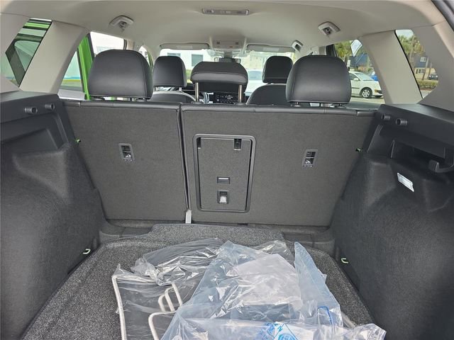 New 2026 Volkswagen Taos SE FWD image 25