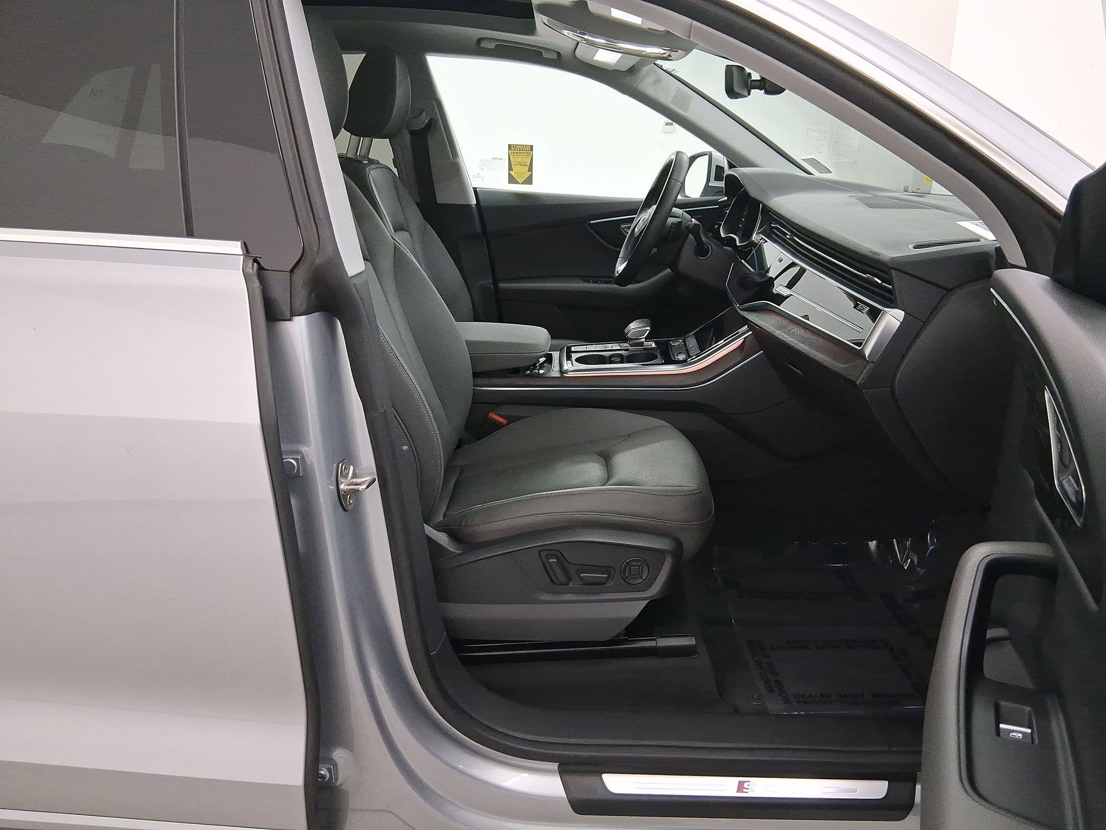 Used 2022 Audi Q8 Premium Plus image 33