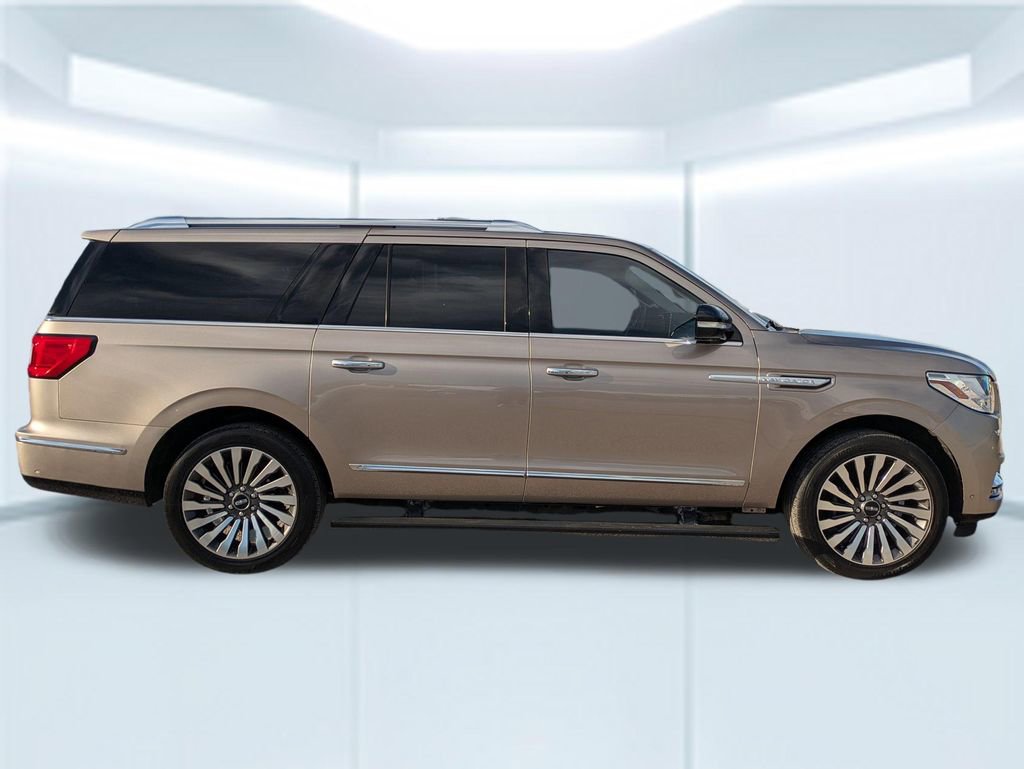 Used 2018 Lincoln Navigator L Reserve w/ Technology Package image 17