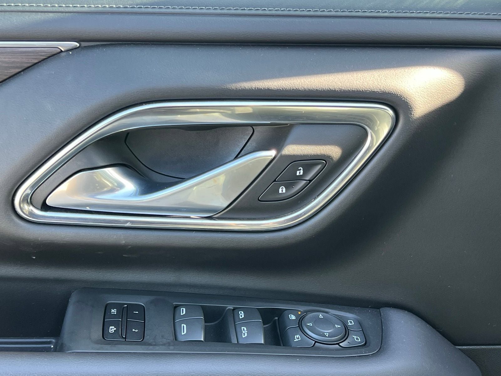Used 2022 Chevrolet Tahoe LT w/ Luxury Package image 28