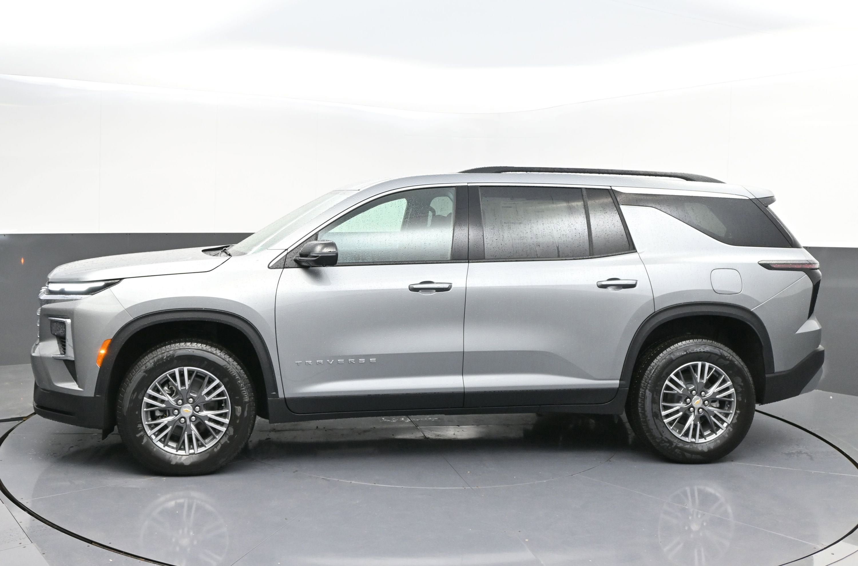 New 2026 Chevrolet Traverse LT FWD image 4