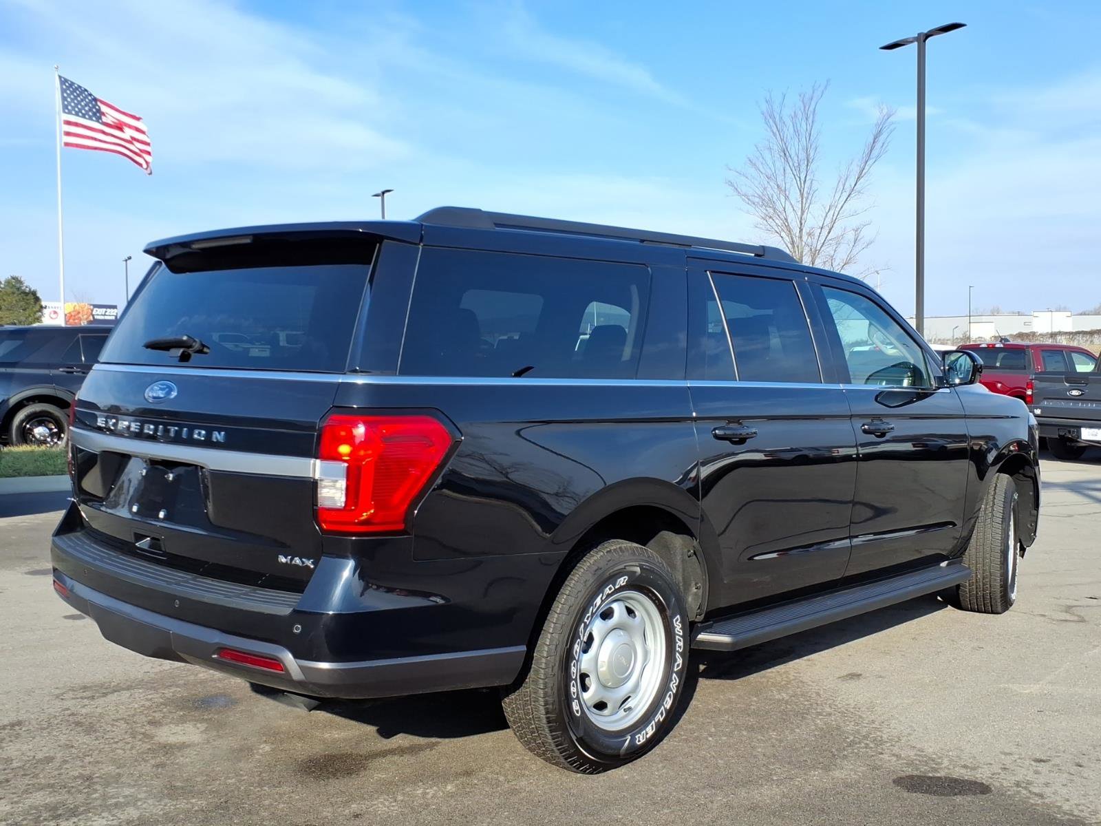 Certified 2023 Ford Expedition Max XL image 3