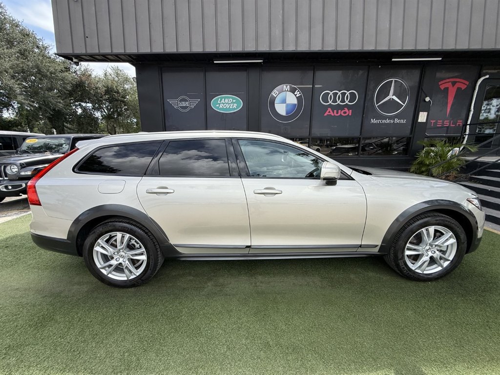 Used 2019 Volvo V90 T5 Cross Country AWD/4WD image 8