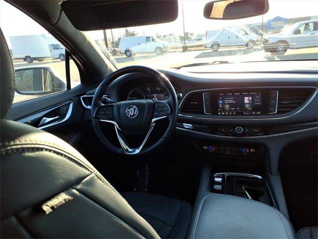 Used 2023 Buick Enclave Essence image 10