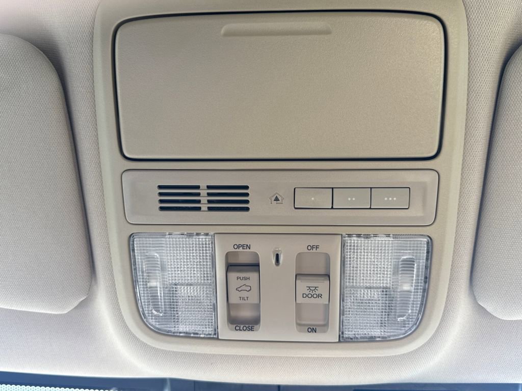 Used 2019 Honda CR-V Touring image 26