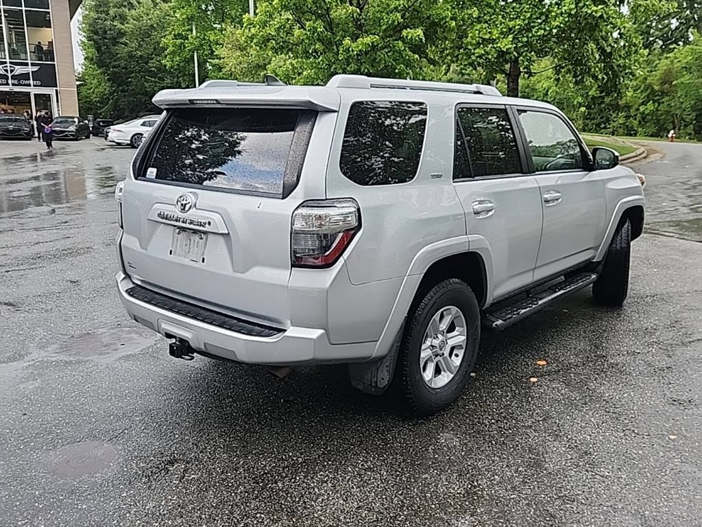 Used 2018 Toyota 4Runner SR5 AWD/4WD image 2