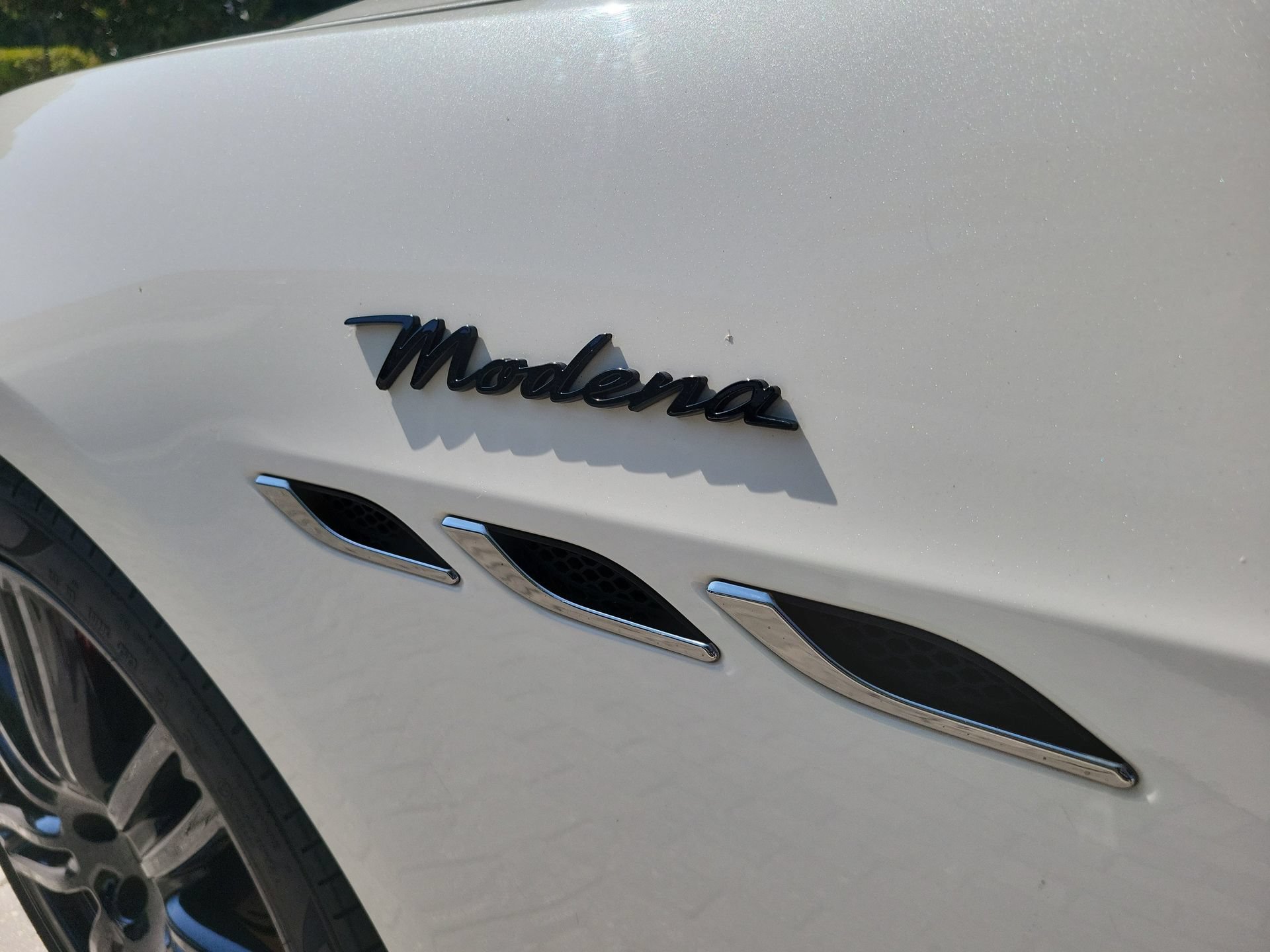 Used 2022 Maserati Ghibli Modena RWD image 12
