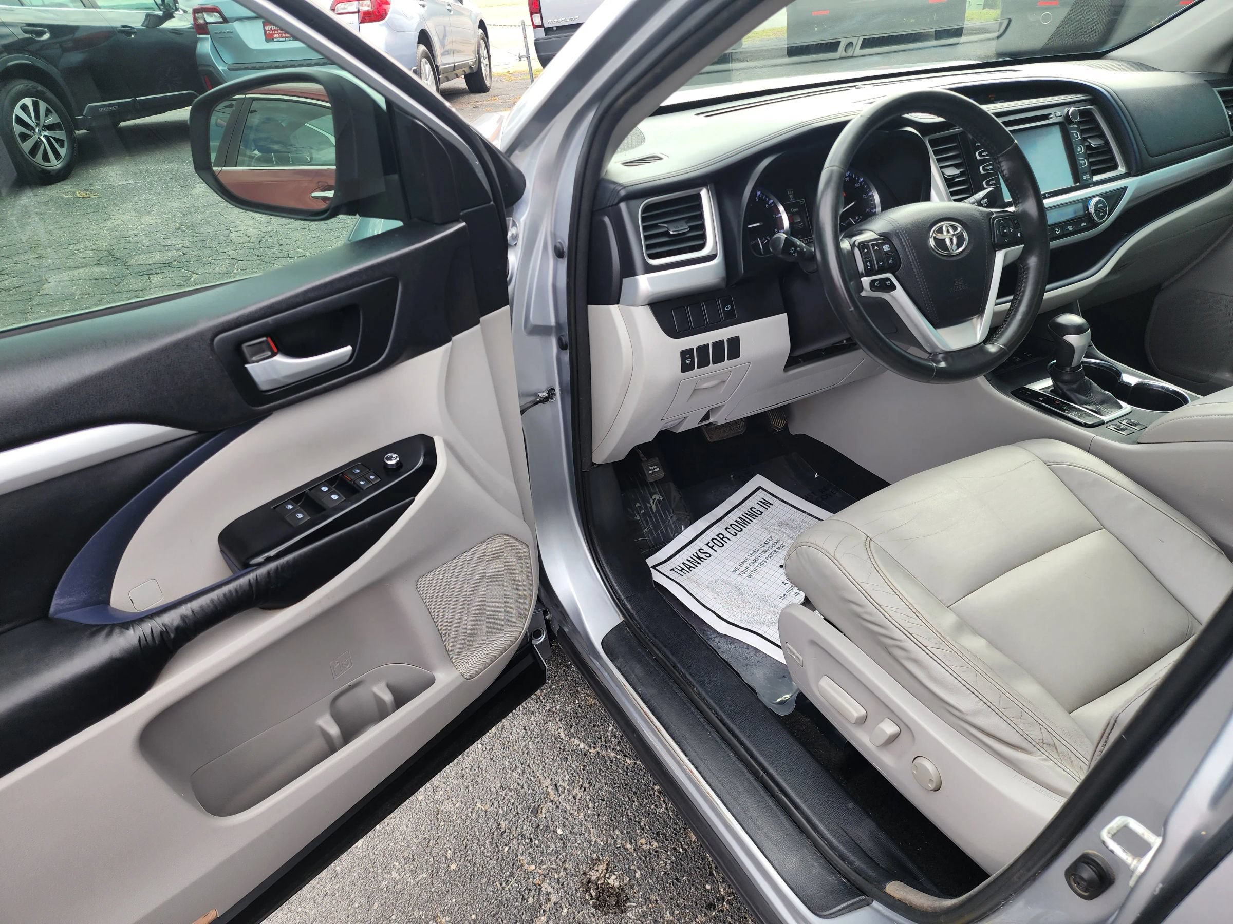 Used 2015 Toyota Highlander XLE AWD/4WD image 22