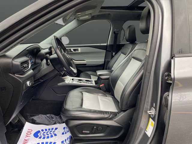 Used 2022 Ford Explorer XLT w/ Equipment Group 202A image 4
