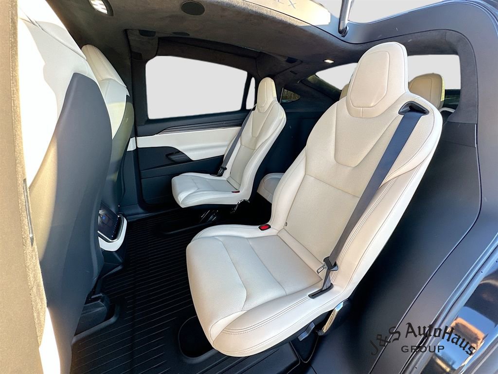 Used 2025 Tesla Model X Plaid image 27