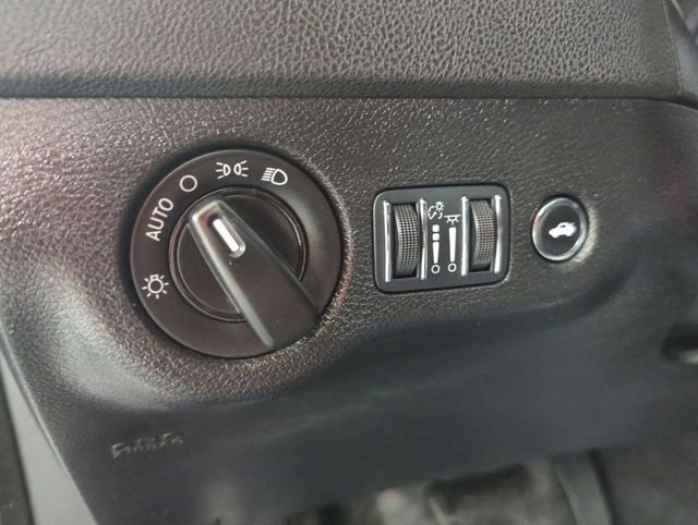 Used 2022 Dodge Charger SXT image 17