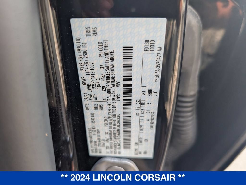 Used 2024 Lincoln Corsair AWD image 37