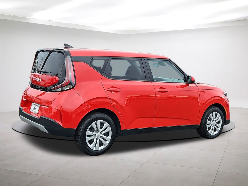 Used 2024 Kia Soul LX image 7
