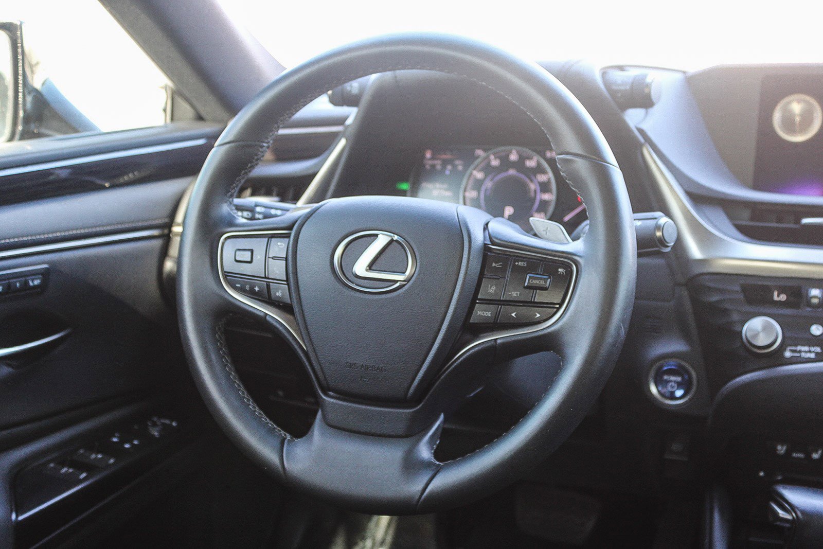 Used 2021 Lexus ES 300h w/ Premium Package image 16